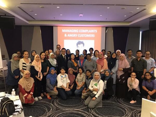 Managing Complains and Angry customers-06